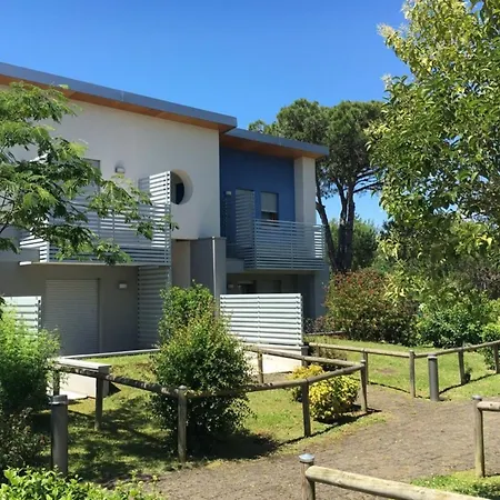 Lovely Surrounded By Greenery In Apartamento Bibione